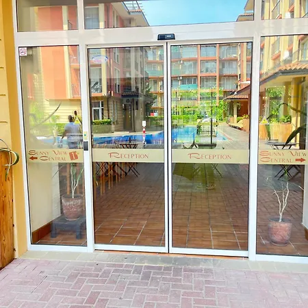 One-bedroom Near Cacao In Sunny View Complex דירה *